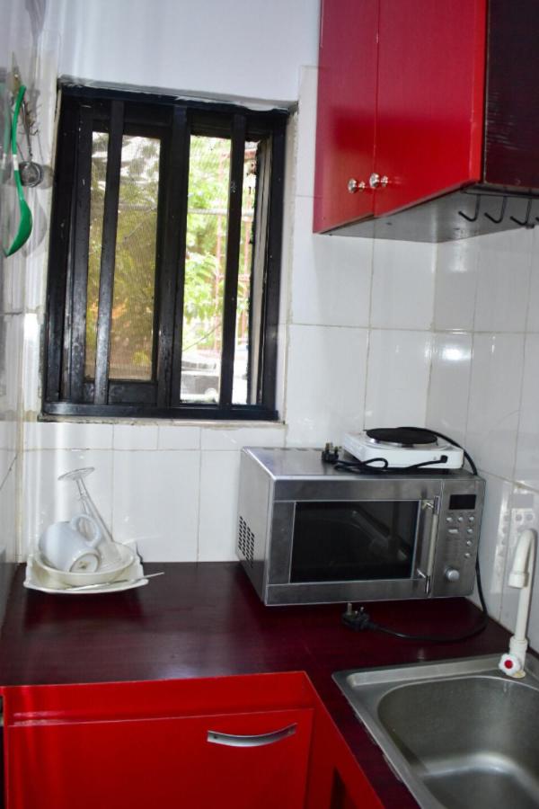 One Bedroom with Small Kitchenette and Bathroom photo 2