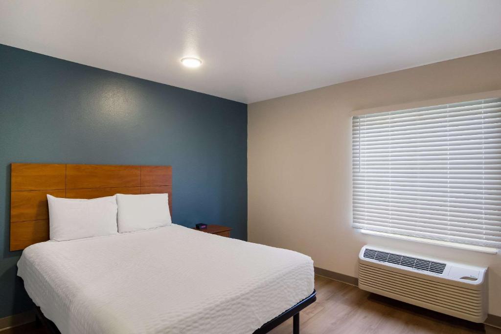 WoodSpring Suites Jacksonville I-295 East photo 4