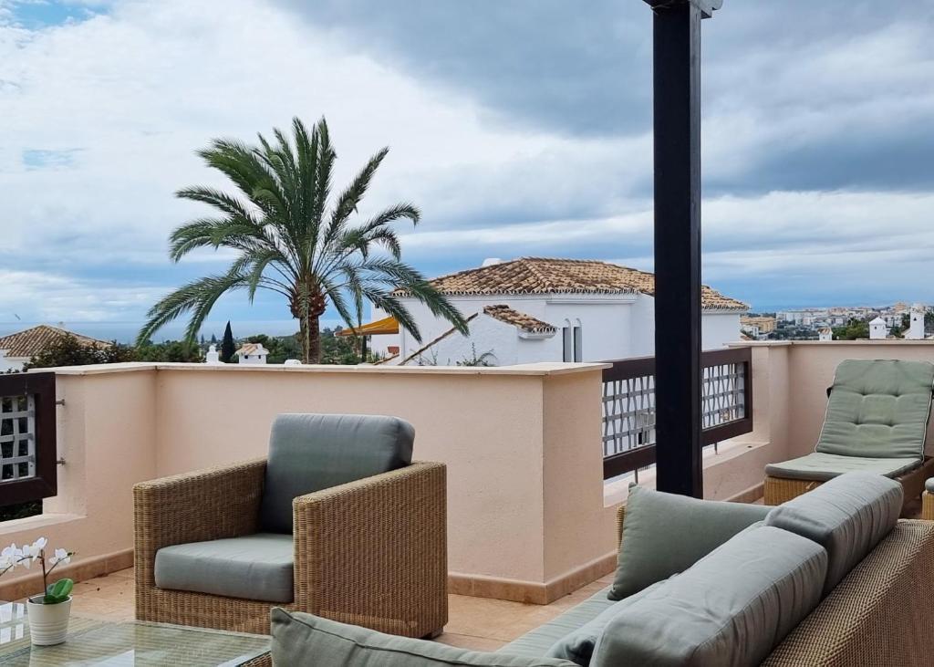 Luxury Penthouse in Medina Banus - Tap to explore photos