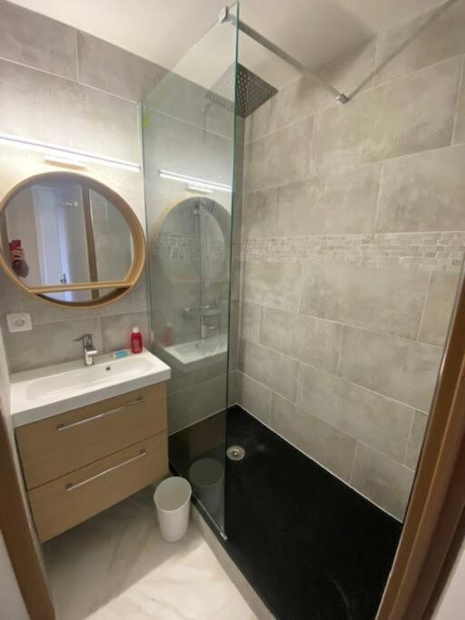 Appartement moderne vue sur étang et montagne photo 2