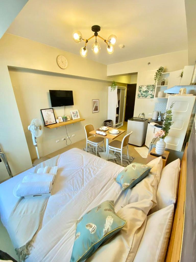 Cozy Studio in Metro Davao with W&D, Pool, & Gym photo 2