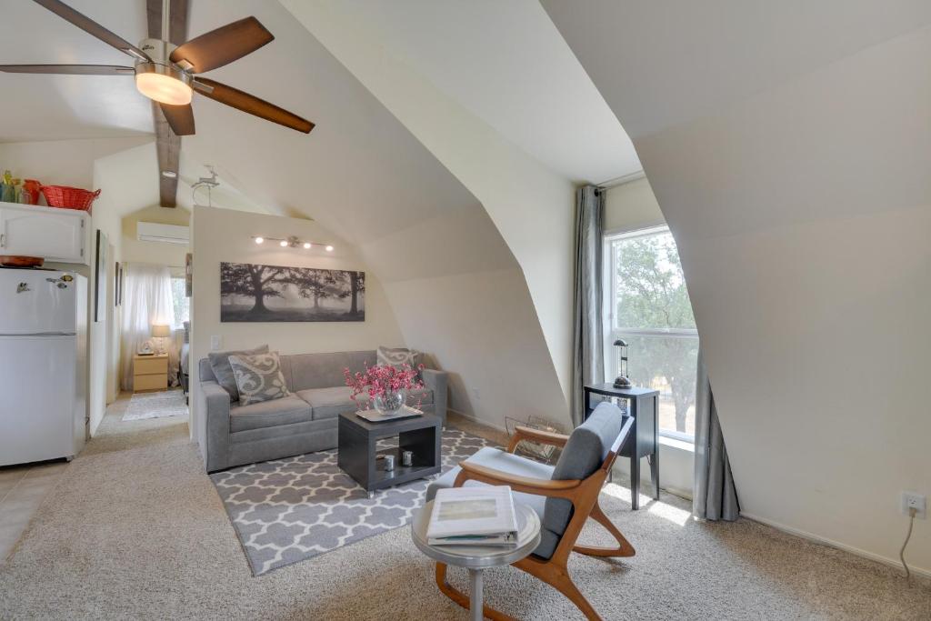 Mariposa Home with Furnished Patio and Sierra Mtn Views photo 3