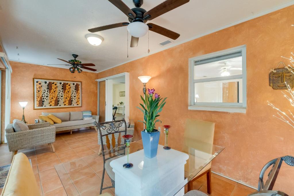 Tranquil Venice Escape with Private Backyard Oasis! photo 1