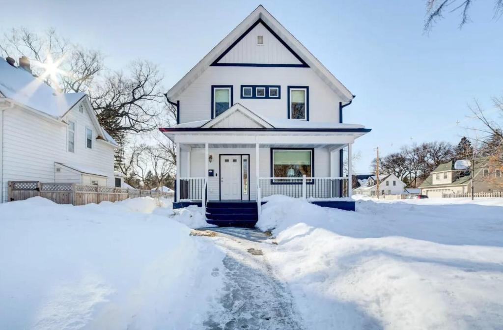 Moorhead Home Rental Near Downtown Fargo photo 1