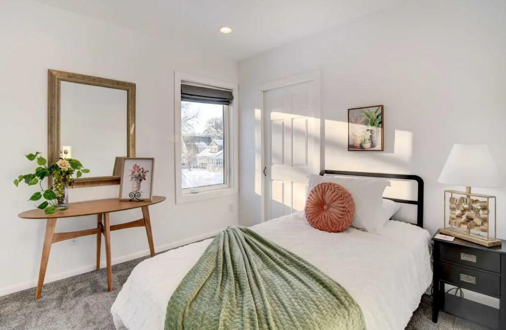 Moorhead Home Rental Near Downtown Fargo photo 2