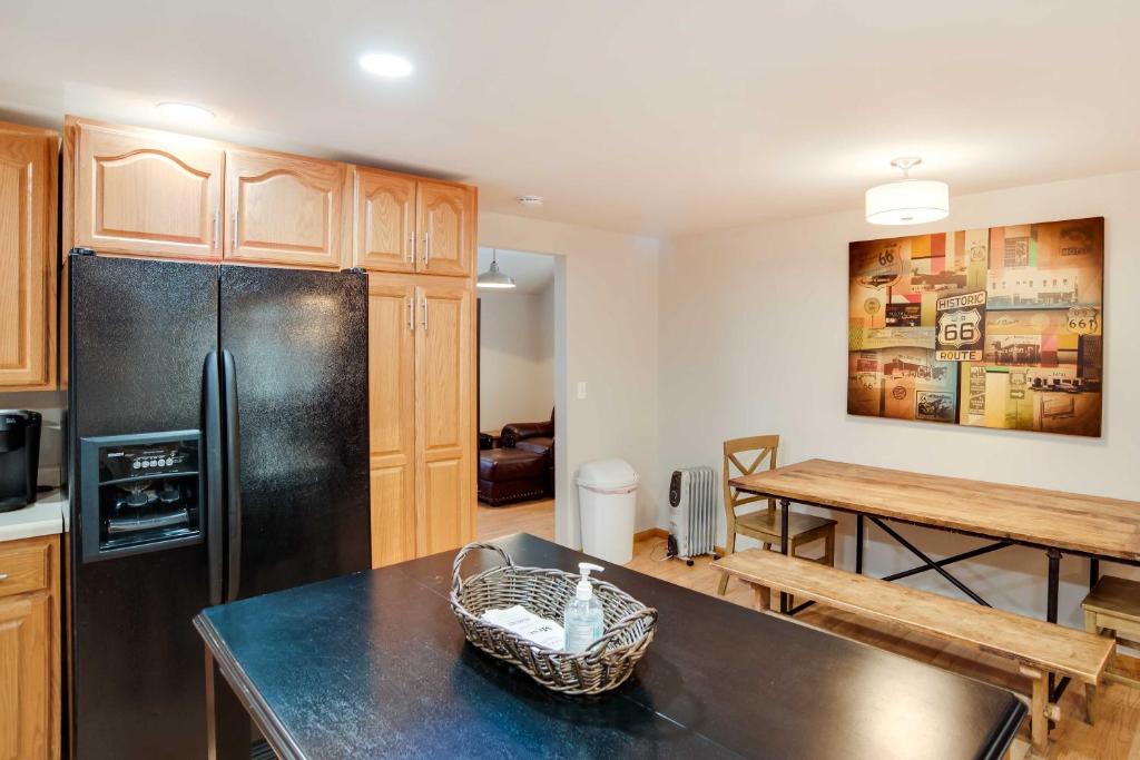Charming Iowa Abode Near Knoxville Raceway! photo 2