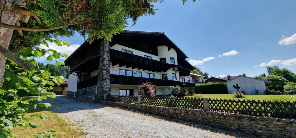 Ferienwohnungen Edenhofer-Kollmer photo 1