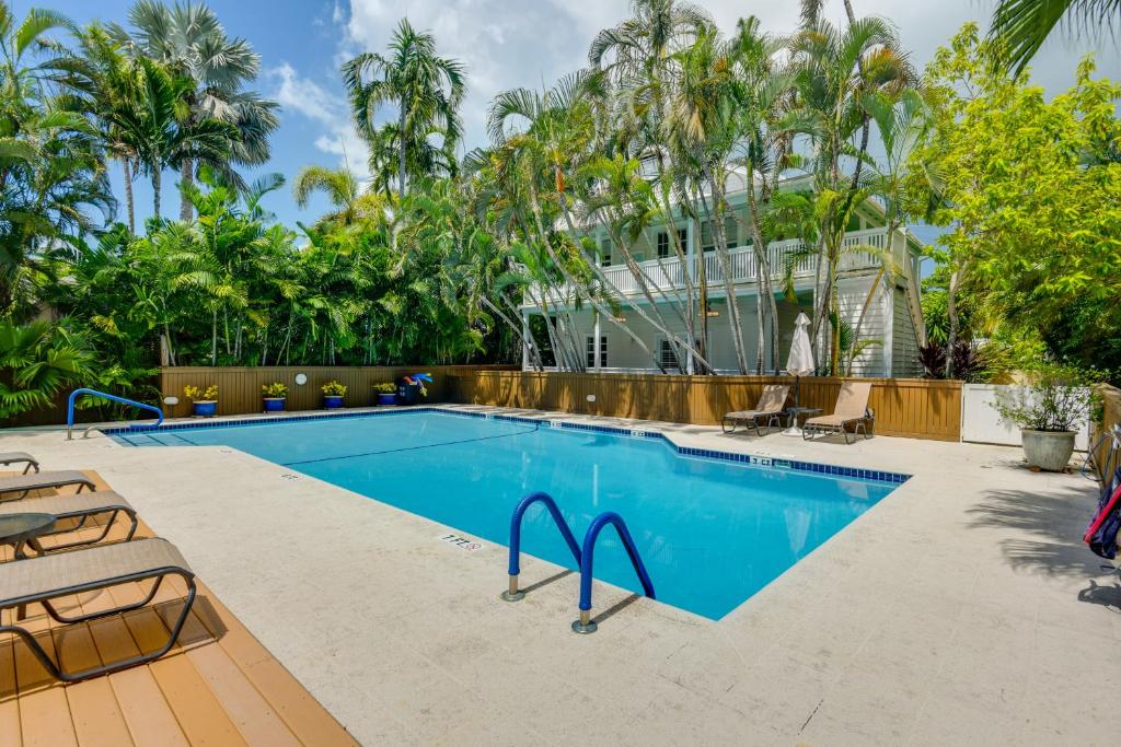 Breezy Key West 1st-Floor Condo with Community Pool!