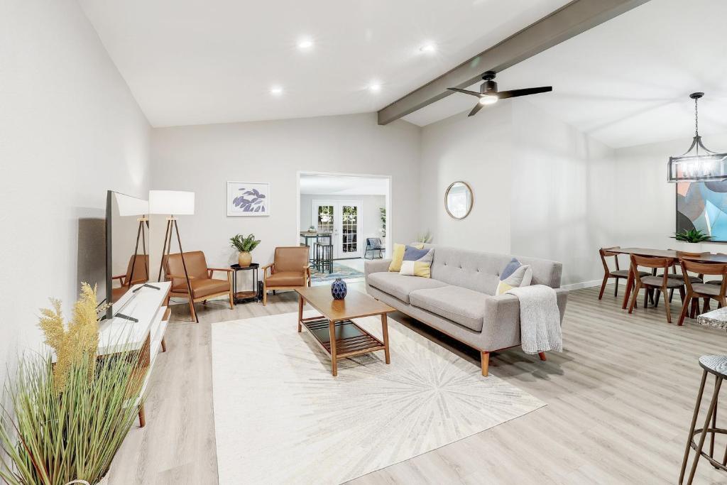 The Hiatus, Round Rock, Ideal for Family or Work photo 4