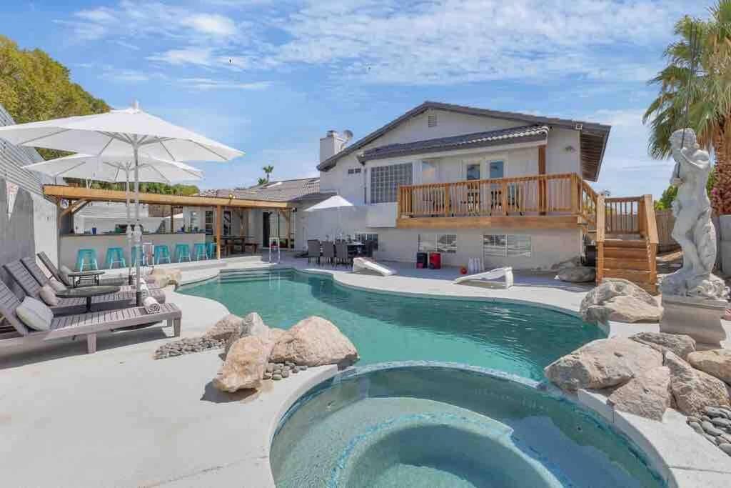 Bermuda Fun Oasis image