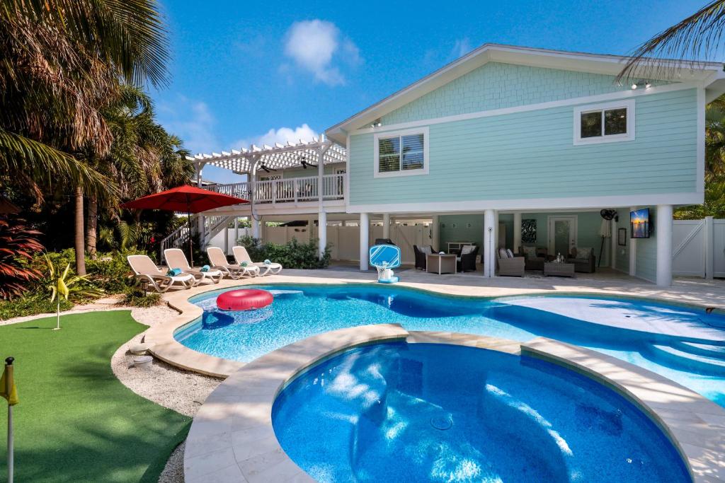 Tarpon House image