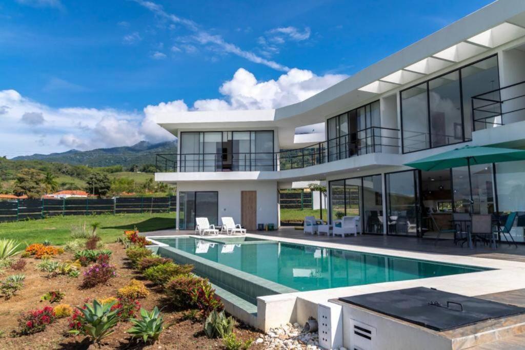 Finca con Vista al Lago