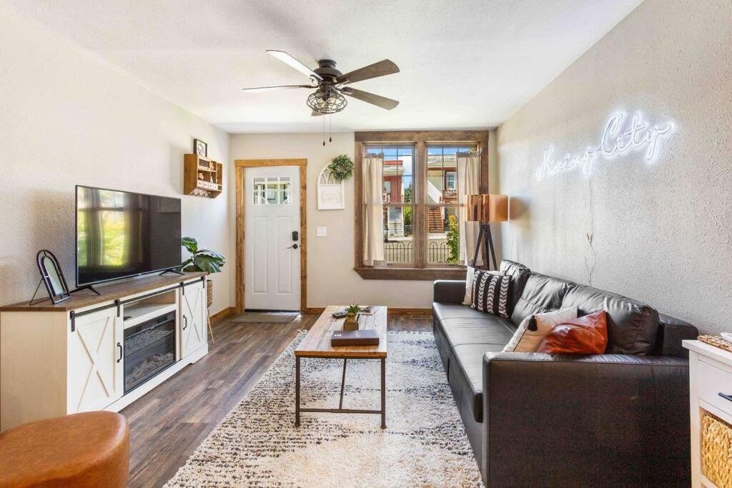 Stylish Uptown Butte Condo - 632 image