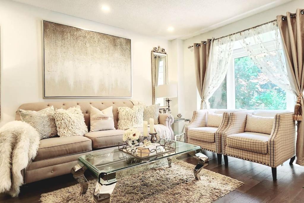 Toronto Luxurious Designer Villa 5 Bedrooms Detached in Posh Area Central Location Over 10000 Sqft Huge Villa photo 1