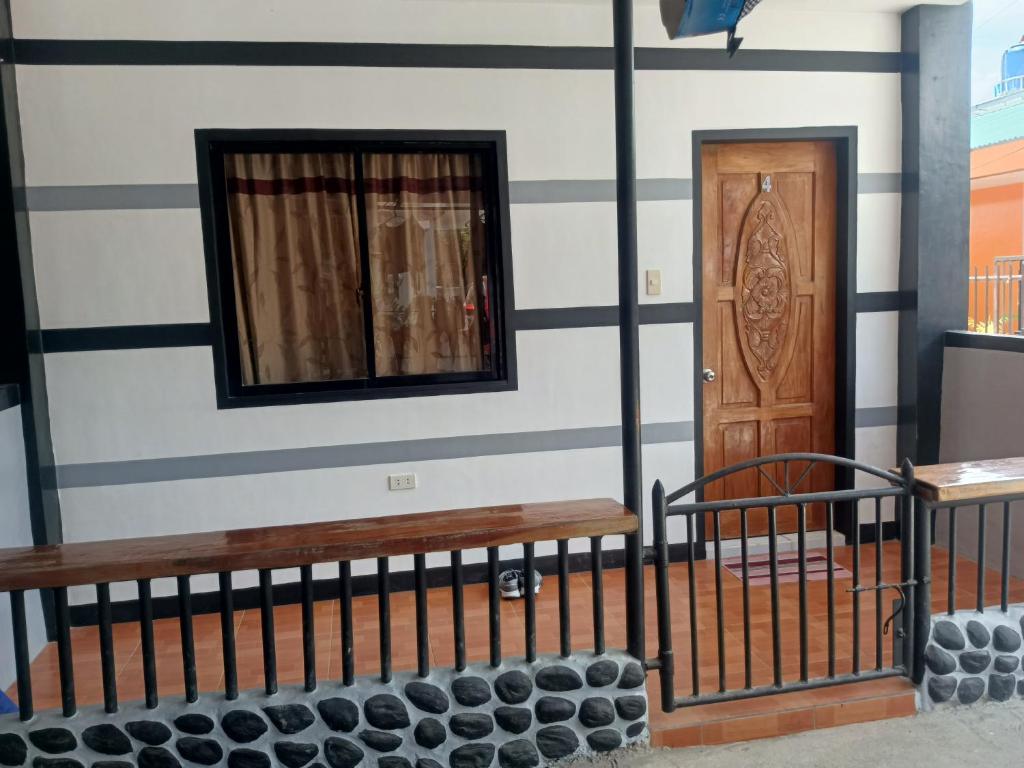 Moalboal Indino's Guesthouse sardines run and sea turtle 1 minute walking distance photo 3