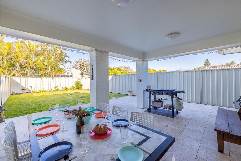 Relax at Pacific 1 private duplex with enclosed yard photo 1