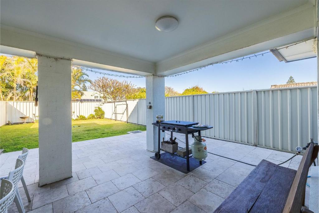 Relax at Pacific 1 private duplex with enclosed yard photo 3
