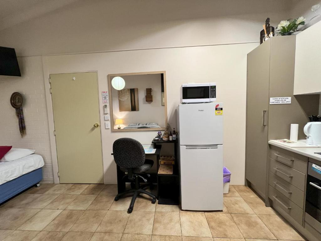 Westside Studio Apartments photo 1