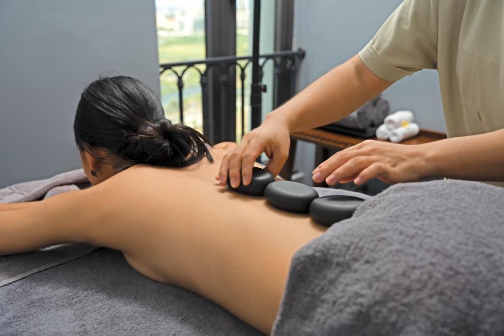 Rex Quang Binh Hotel