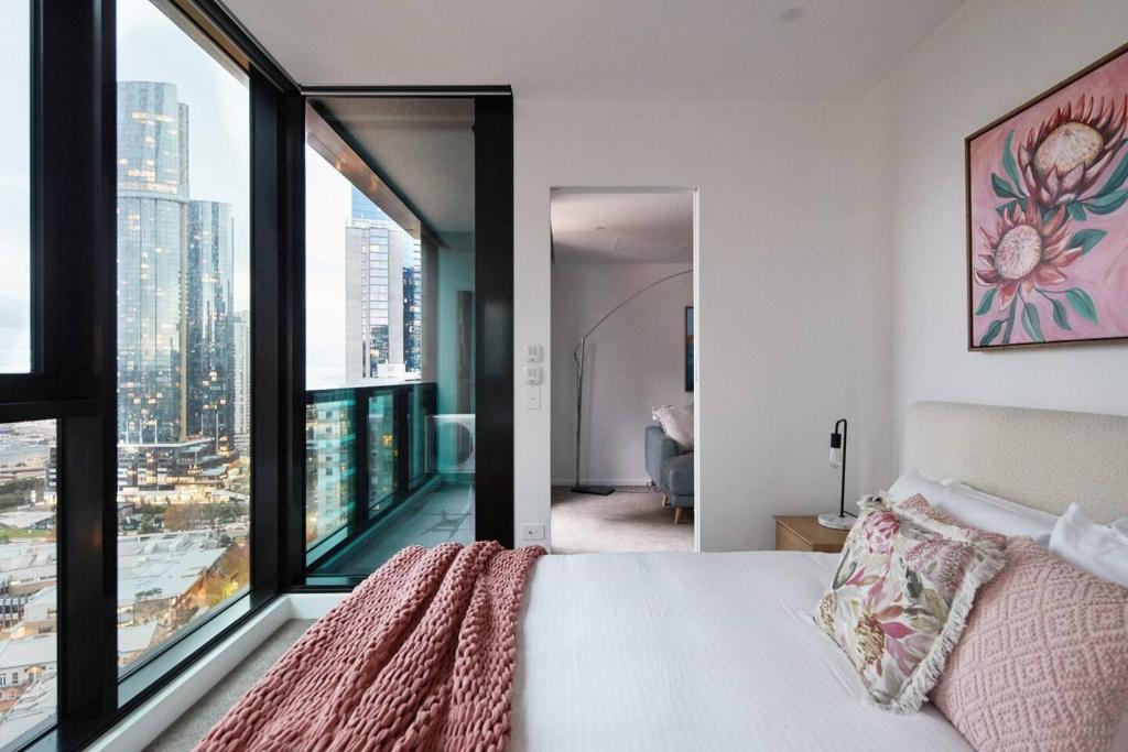 Upscale Urban Chic - Experience Melbourne's Best photo 2
