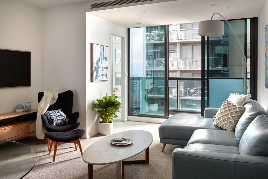 Upscale Urban Chic - Experience Melbourne's Best photo 4