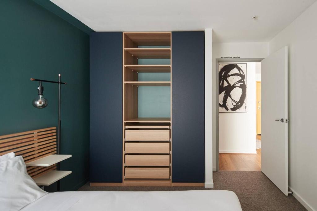 Cosmo Corner - Tranquil Vibes over South Melbourne photo 2
