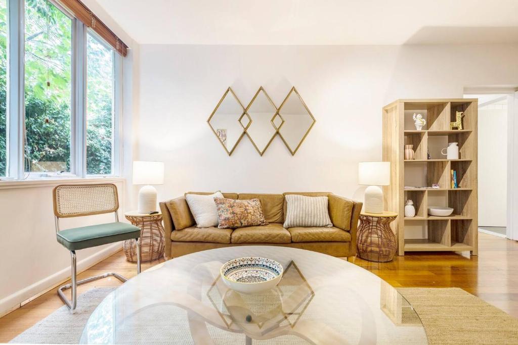 Coolullah Catch - Enjoy Mid-Century Urban Living photo 3