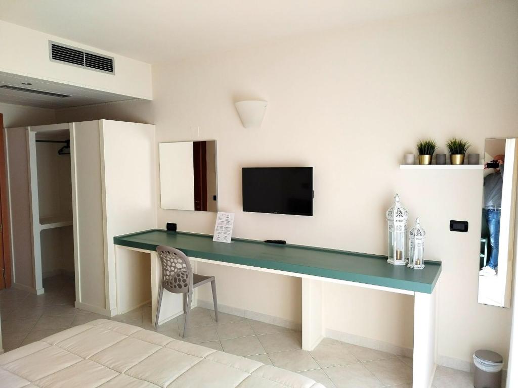 Hotel Apulia photo 2