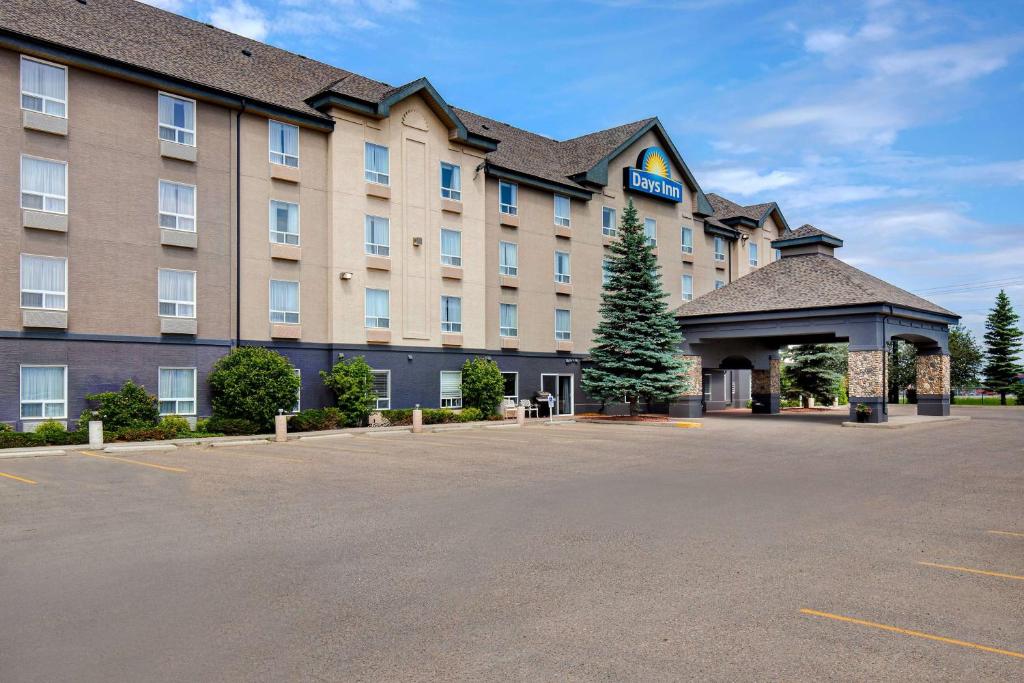 Days Inn by Wyndham Medicine Hat photo 1