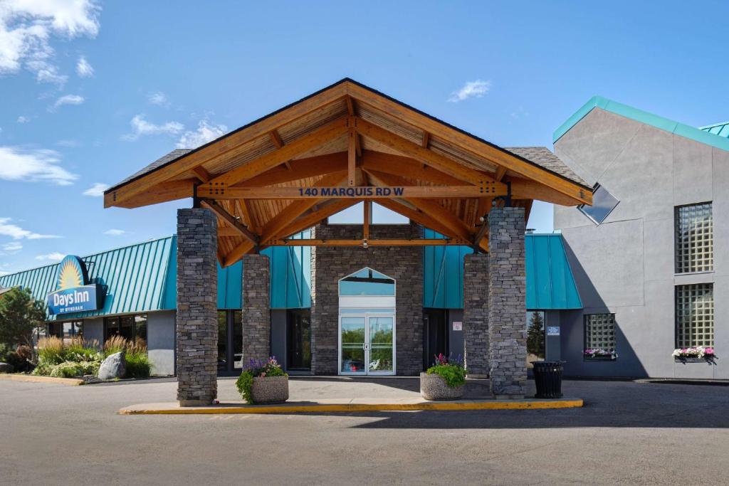 Days Inn & Conference Centre by Wyndham Prince Albert photo 1