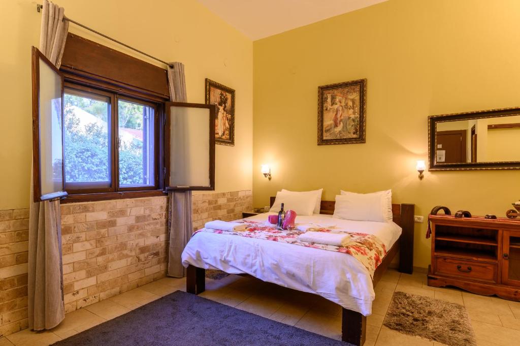 המקום שלי במושבה - My Place in the Colony photo 2