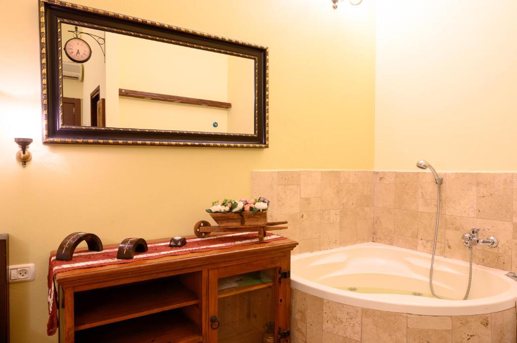 המקום שלי במושבה - My Place in the Colony photo 3