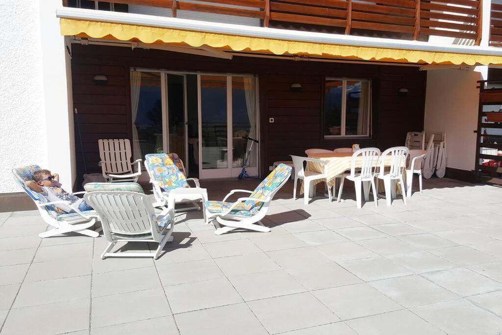 Sunny 2 BR w large terrace, stunning views & pool photo 2