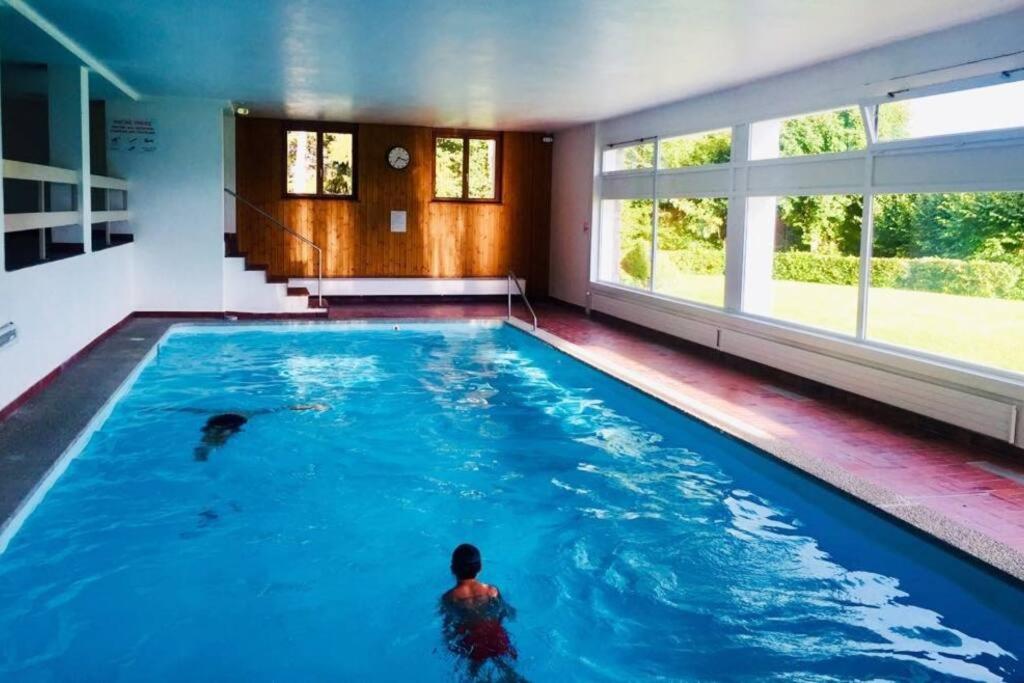 Sunny 2 BR w large terrace, stunning views & pool photo 4