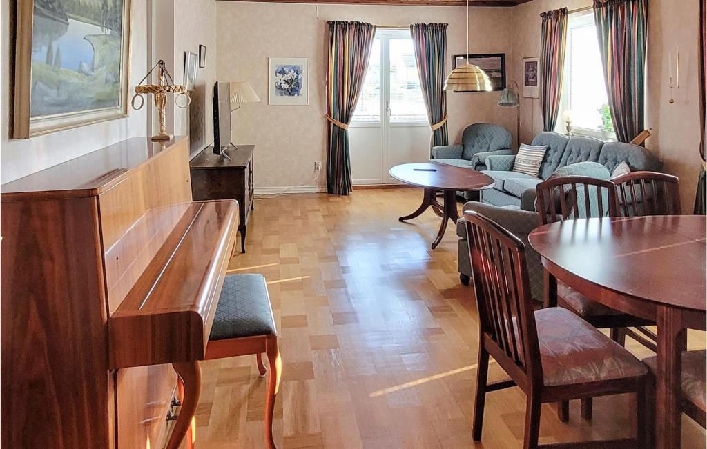 Amazing Apartment In Frbo With Wifi And 2 Bedrooms photo 2