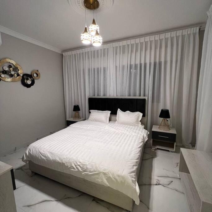 Luxury 4-bedrooms apartment photo 2