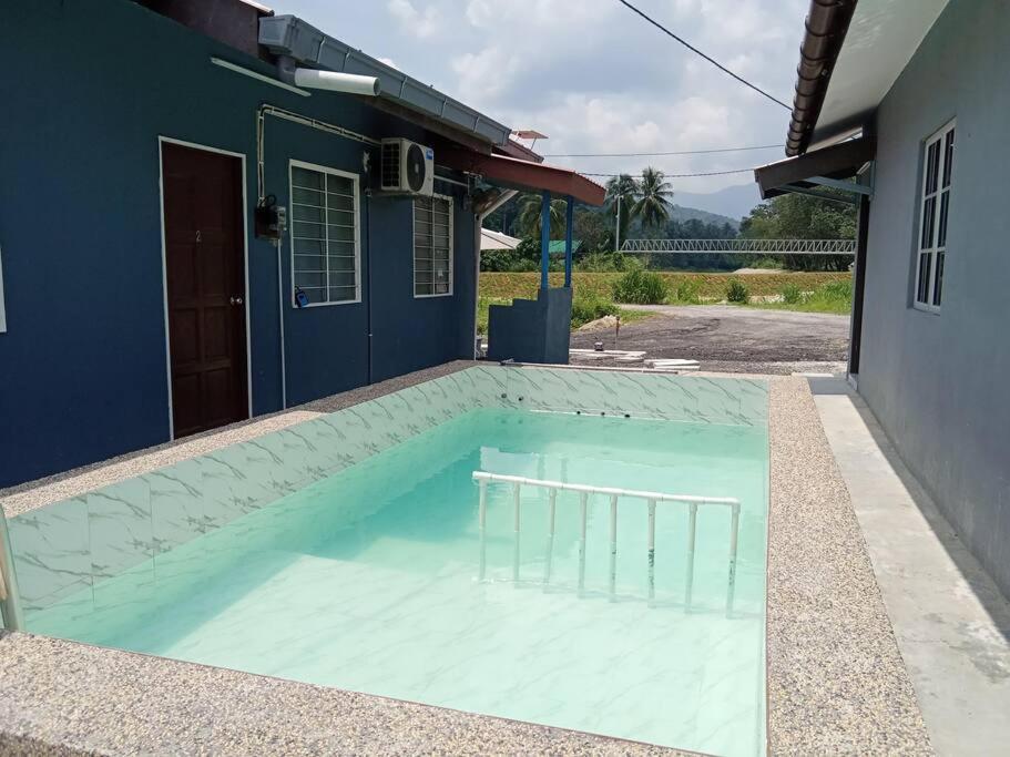 Homestay Hulu Langat with POOL and RIVER Free Fishing Village Panorama WiFi and Netflix