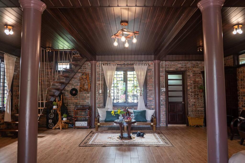 ONA HOME - Entire Hue-styled garden house nearby a pine hill