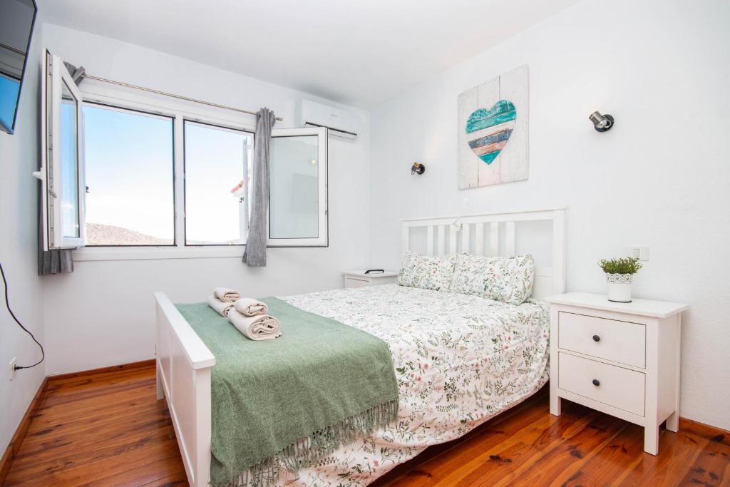 Hilltop Vista Apartment photo 1