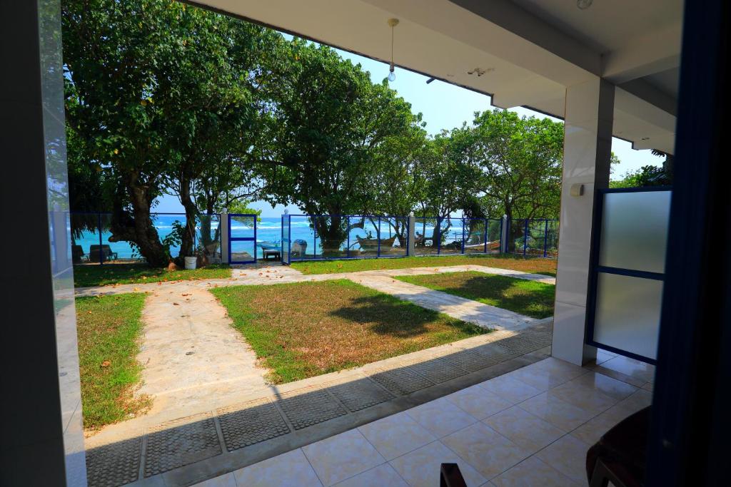 Трехместный (Стандартный трехместный номер), Paradise Beach Resort