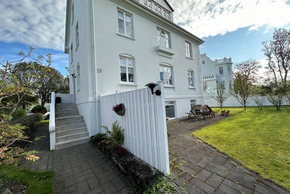 Beautiful 2 bedroom apartment downtown Reykjavik photo 4
