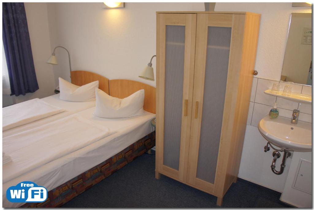Двухместный (Двухместный номер с 1 кроватью и общей ванной комнатой), Hotel Seifert Berlin am Kurfürstendamm