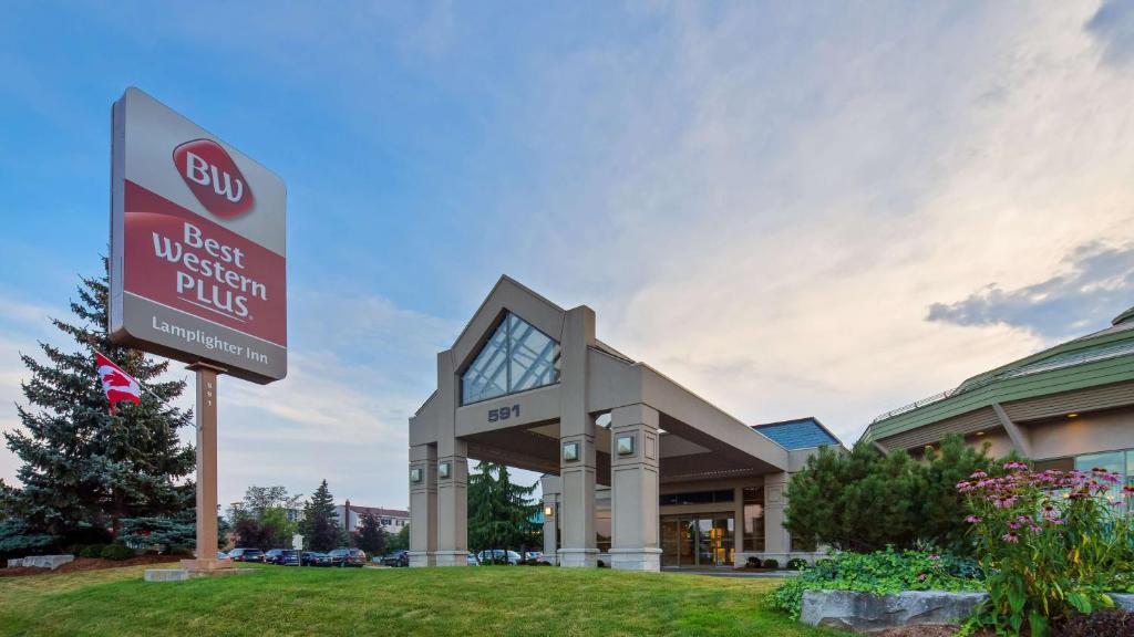 Best Western Plus Lamplighter Inn & Conference Centre photo 2