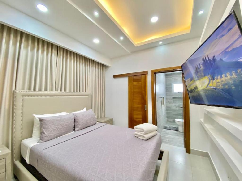 Elegant City Center Condo photo 1