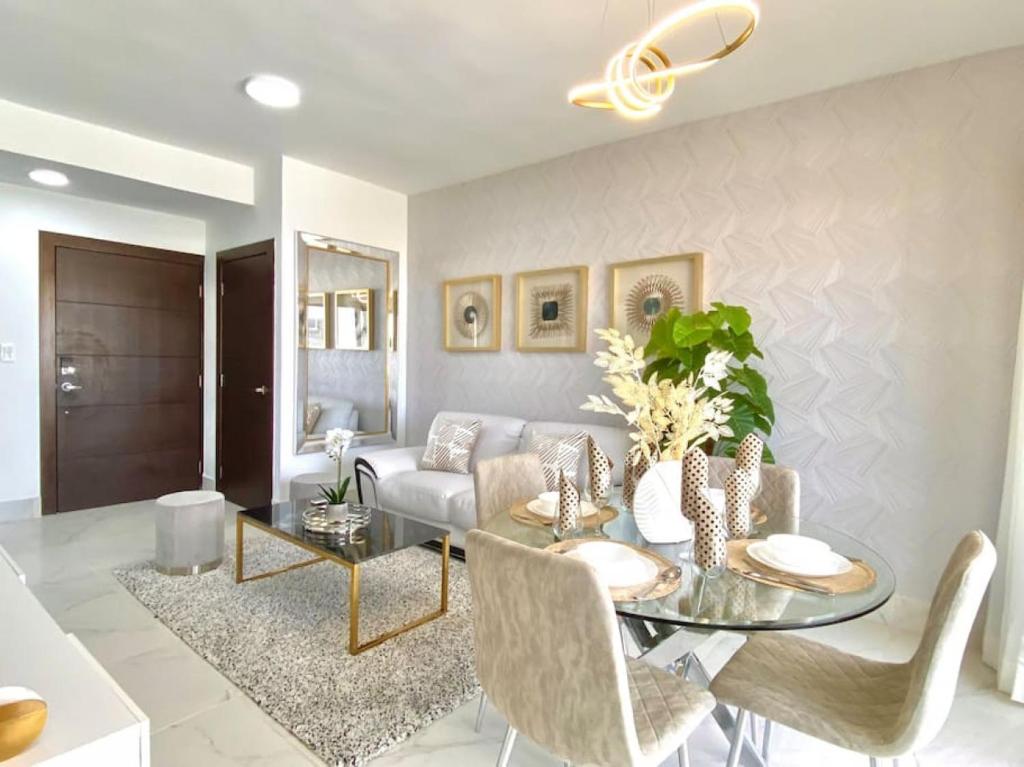 Lovely City Center Condo photo 4