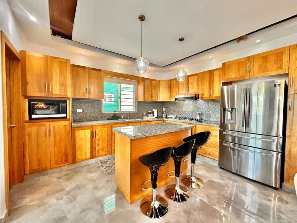 Spacious 3Bdrm Condo, Terrace photo 3