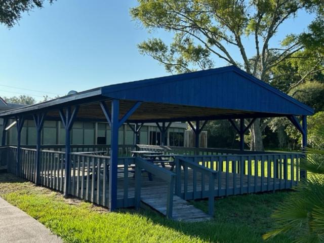 Days Inn by Wyndham Crystal River photo 2