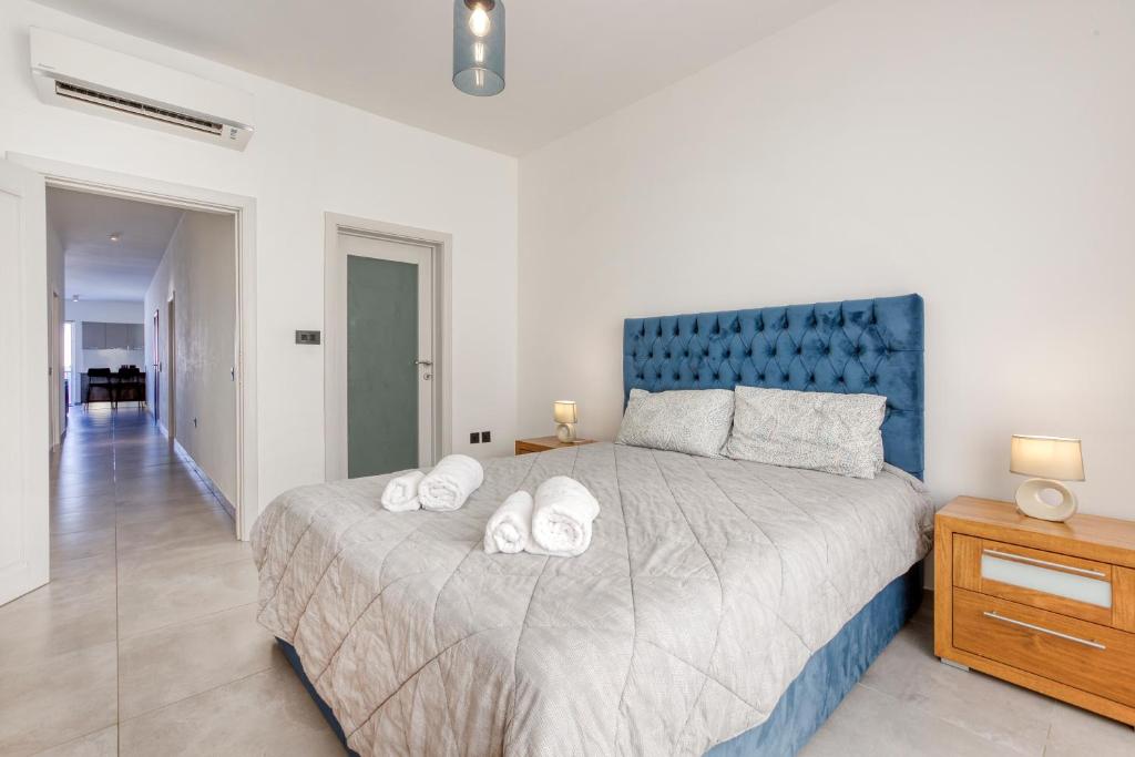 Annitchka Mansions - Penthouse in central Malta photo 4