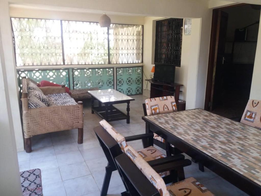 serene house to let in Diani photo 1
