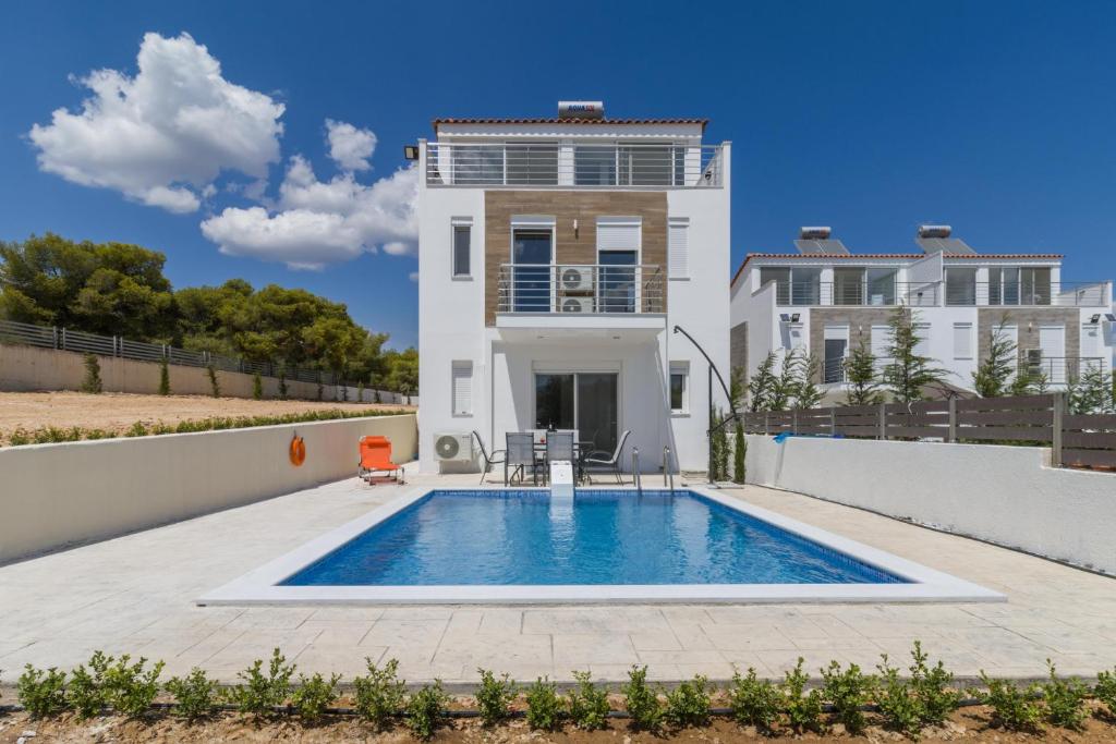 Enchanted Sunlit Villa Retreat 1 photo 3